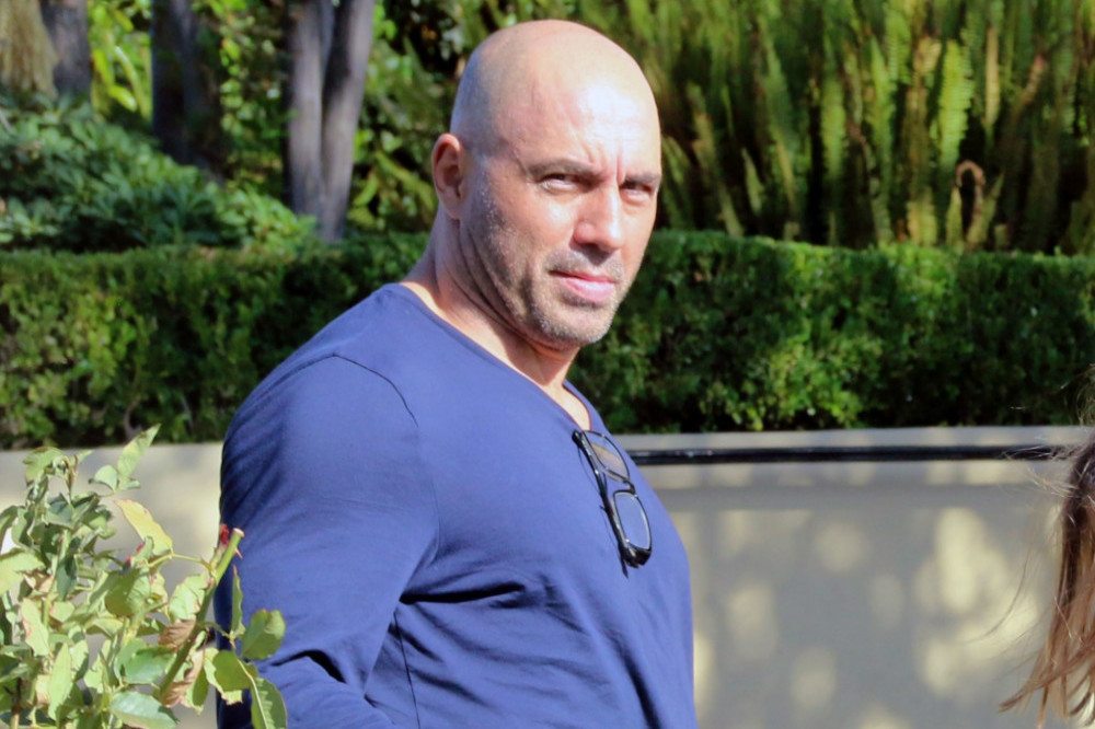 Joe Rogan has hit out against the cheating pandemic that has hit Call of Duty