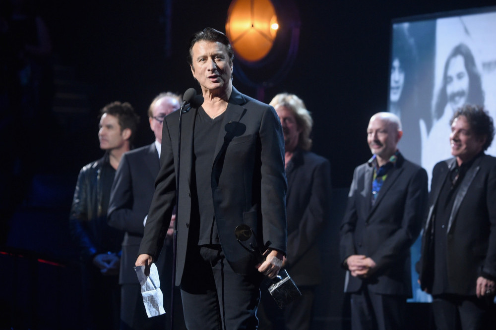 Steve Perry has dropped his lawsuit against his ex-bandmates
