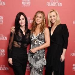 Courteney Cox,Jennifer Aniston and Lisa Kudrow 