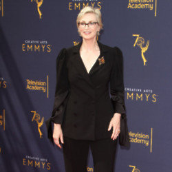 Jane Lynch has simplified her life