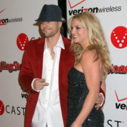 Britney Spears’ ex-husband Kevin Federline has reportedly given the star until the end of the week to approve his plan to move their sons to Hawaii