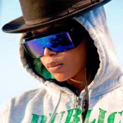 Erykah Badu trains to be a midwife