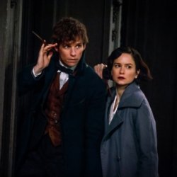 Eddie Redmayne and Katherine Waterston in Fantastic Beasts and Where to Find Them