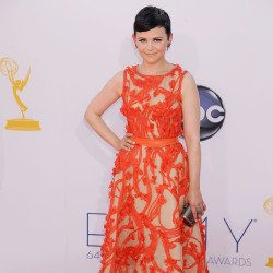 Ginnifer Goodwin stood out on the red carpet