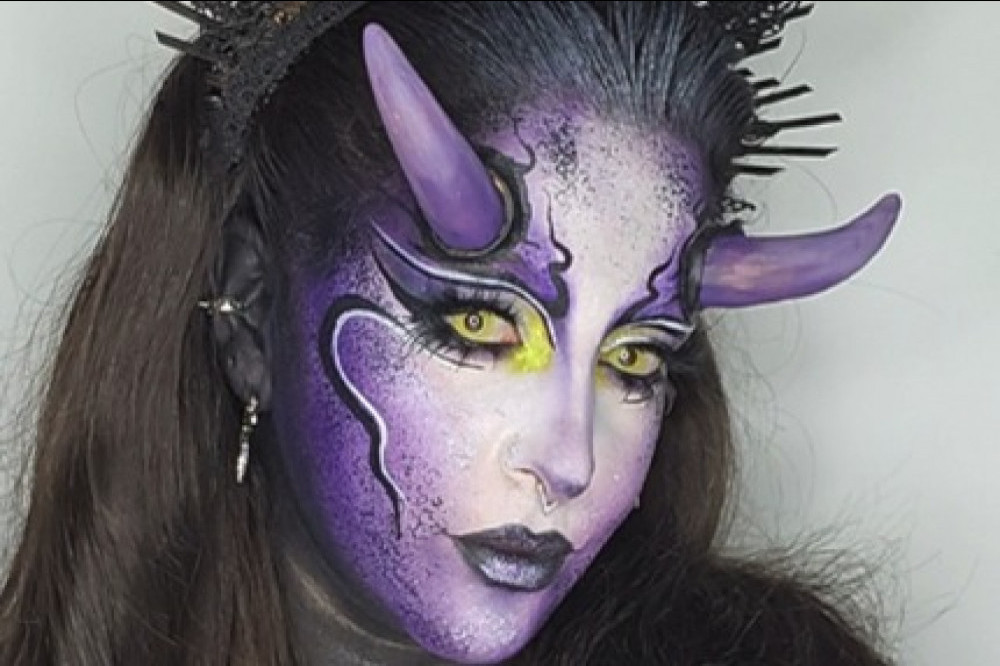 Anna Lingis' Purple Demon look