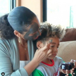 Alicia Keys and her son (c) Instagram