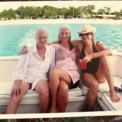 Joely Richardson shared a picture from her final holiday with her sister Natasha and their mum Vanessa Redgrave