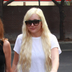 Amanda Bynes is training to be a nail technician