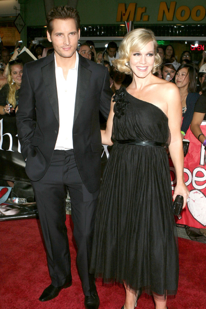 Peter Facinelli and Jennie Garth (Credit: Famous)
